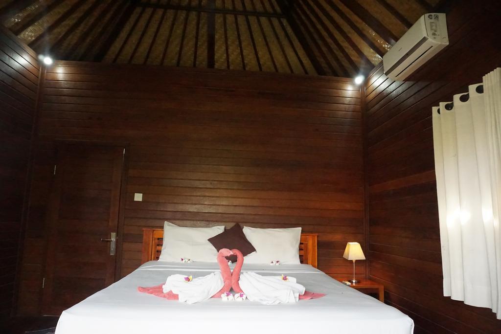 Nyoman Guesthouse And Grill Nusa Lembongan  Bagian luar foto