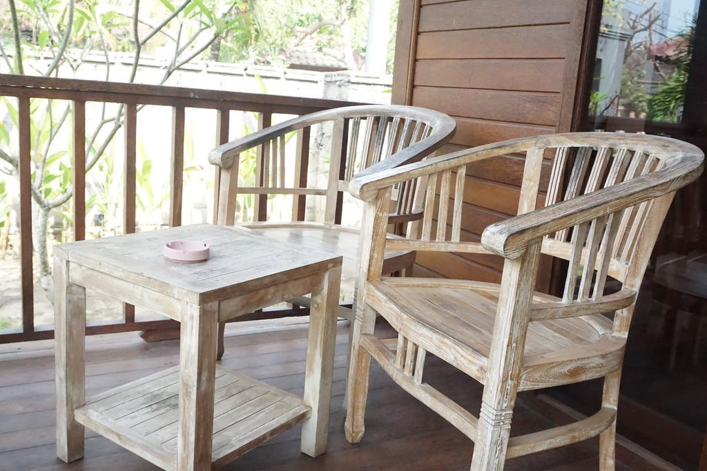 Nyoman Guesthouse And Grill Nusa Lembongan  Bagian luar foto