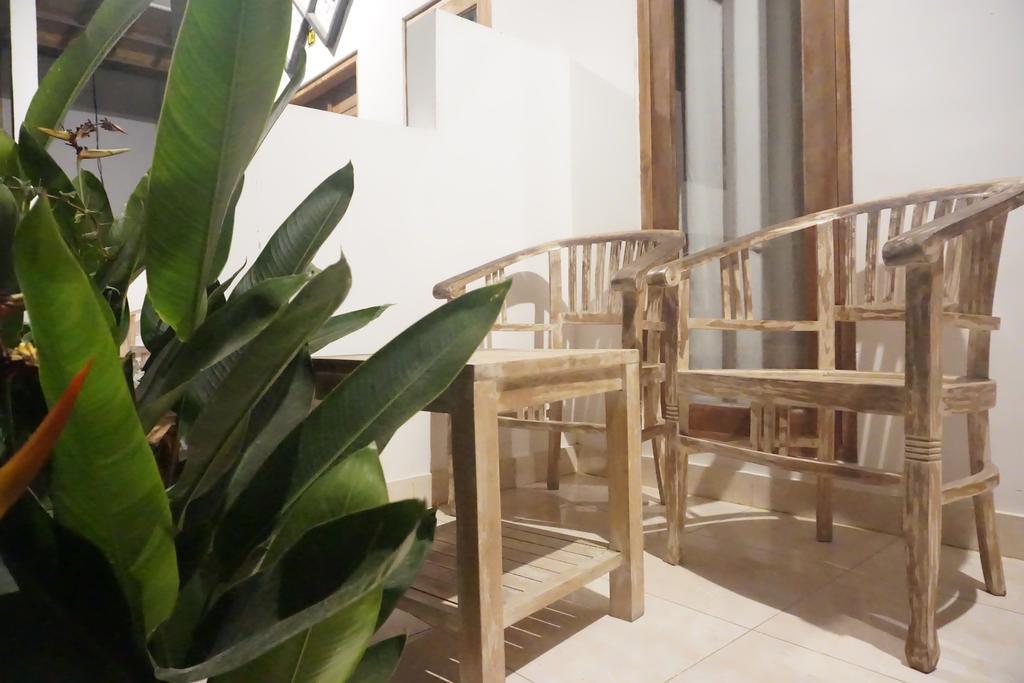 Nyoman Guesthouse And Grill Nusa Lembongan  Bagian luar foto